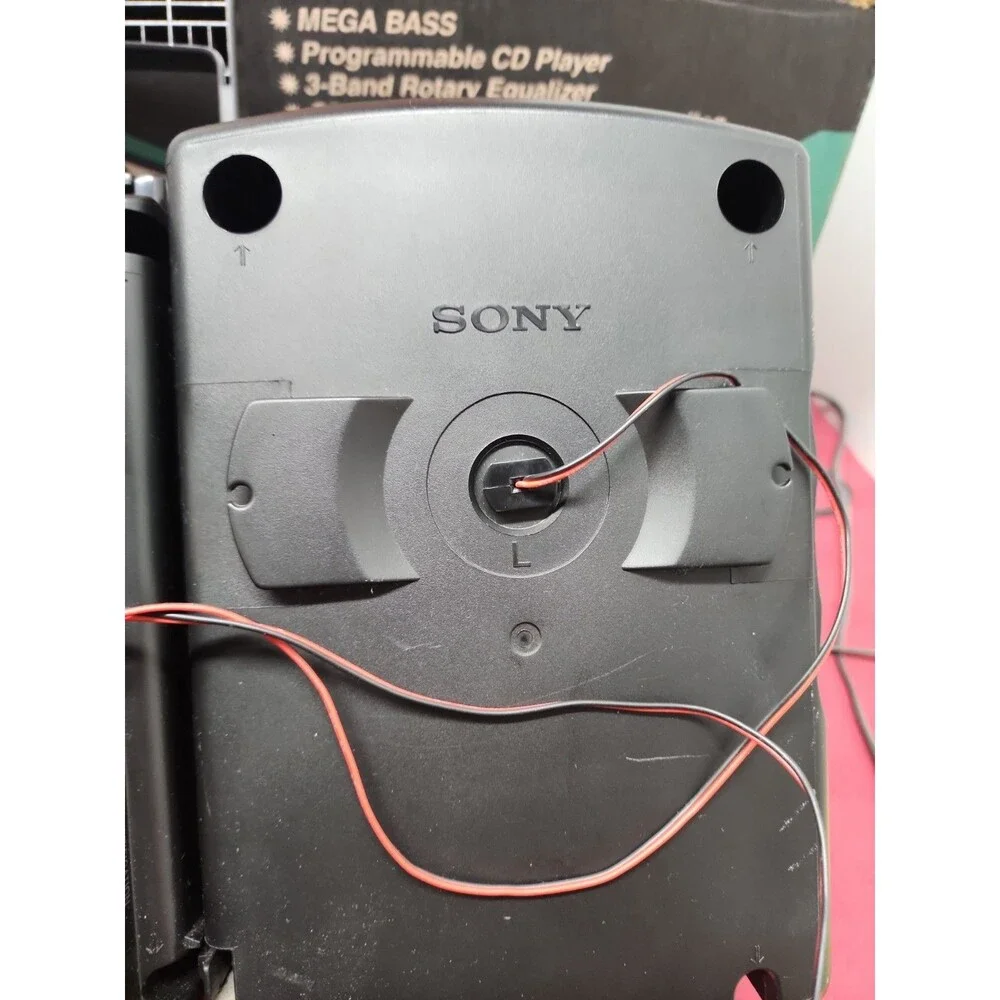 Sony Boombox CFD-Z110 CD,Cassette, AM/FM Detachable Speakers Original Box READ